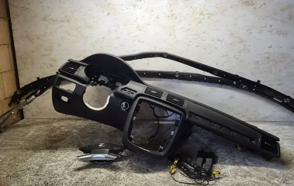 Mercedes-Benz R W251 Dashboard 