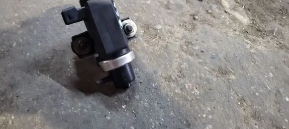 BMW 5 E39 Vacuum valve 2247906
