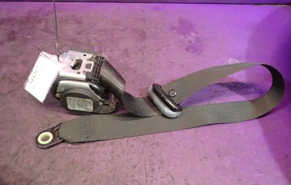 Mitsubishi Colt Front seatbelt MN108295