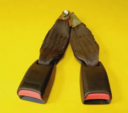 Suzuki Baleno EG Rear seatbelt buckle A1490