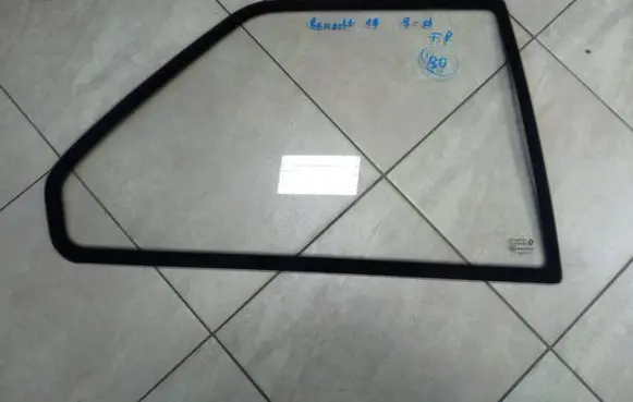 Renault 19 Rear vent window glass 43R00048 NE69624