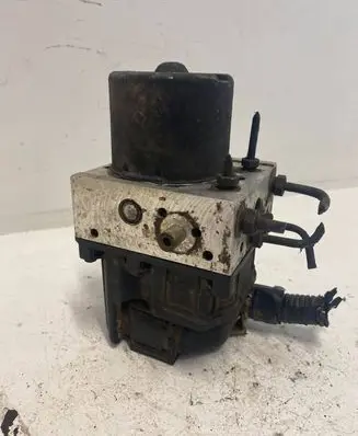 Ford Mondeo Mk III ABS Pump 1S712M110AE