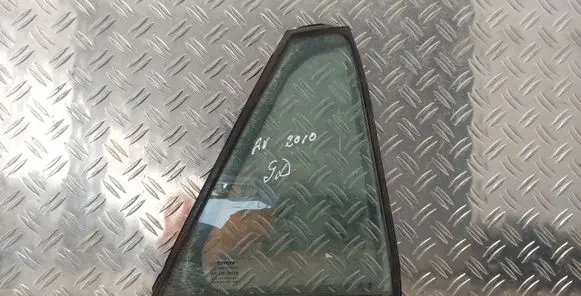 Toyota Avensis T270 Rear vent window glass 43R00048