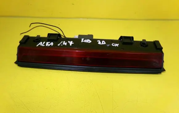 Alfa Romeo 147 Third/center stoplight 46743133 0331900 57828
