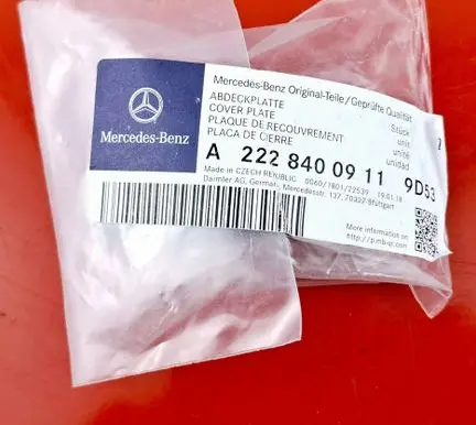 Mercedes-Benz S W222 Centre console side trim front A2228400911