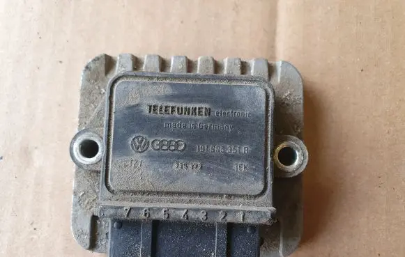 Volkswagen Golf II Ignition amplifier control unit 191905351A