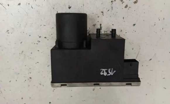 Audi A3 S3 8L Central locking vacuum pump 
