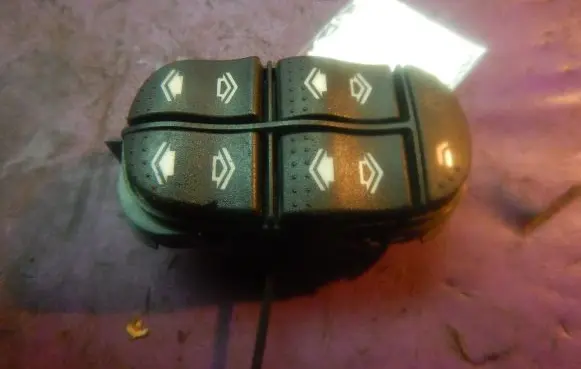 Ford Focus Quarter vent window switch 98AB14A132DE