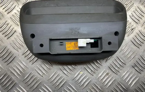Hyundai Santa Fe Third/center stoplight 9275026 E399D0T