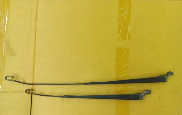 Renault Scenic I Front wiper blade arm 7700843525 7700843526