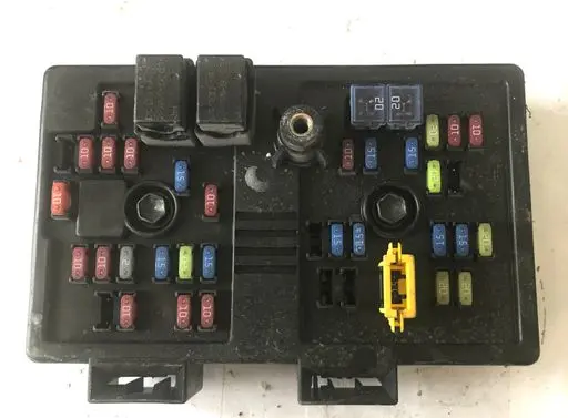 Chevrolet Captiva Fuse module 96821082
