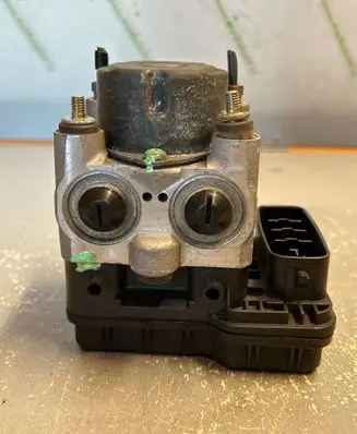 Toyota RAV 4 (XA20) ABS Pump 4451042080 1338000020 8954142050