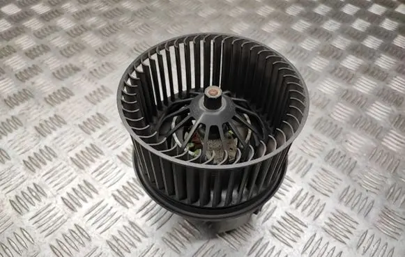 Ford Focus Heater fan/blower 1736007103