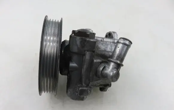 Audi A4 S4 B6 8E 8H Power steering pump 7690955102
