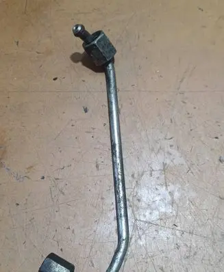 Hyundai H-1, Starex, Satellite Fuel injector supply line/pipe 