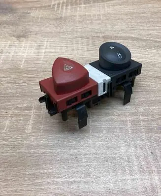 Renault Megane II Hazard light switch 8200095493 88040001 WithPlug