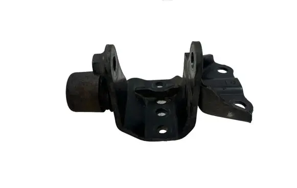Toyota RAV 4 (XA40) Gearbox mounting bracket