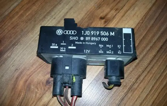 Coolant fan relay