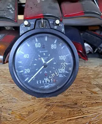 Mercedes-Benz 406 608 Tachometer 