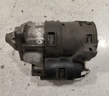 Renault Megane III Starter motor 8200463004