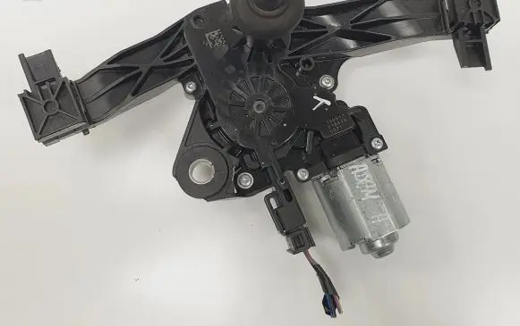 Opel Adam Rear window wiper motor 39176498