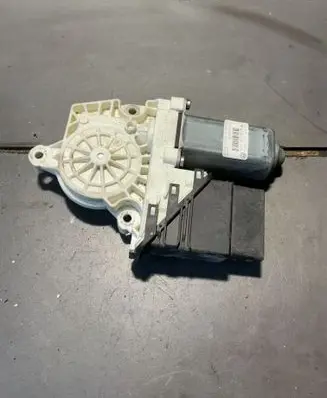 Volkswagen PASSAT B6 Rear door window regulator motor 1K0959704P