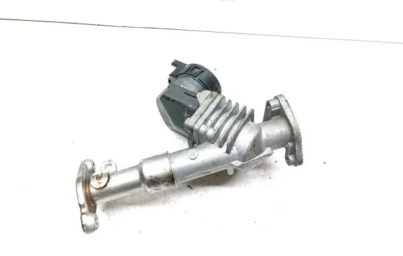 BMW 3 E90 E91 EGR valve 7563241