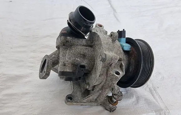 Opel Astra K Water pump 55490715