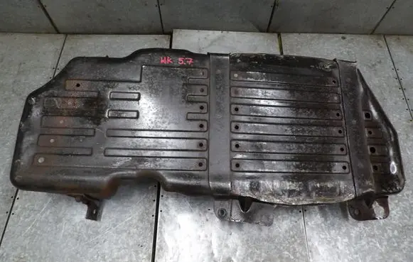 Jeep Grand Cherokee (WK) Fuel tank bottom protection 