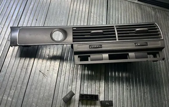 Audi A6 S6 C6 4F Dash center air vent grill 4F1820951 4F1820951B