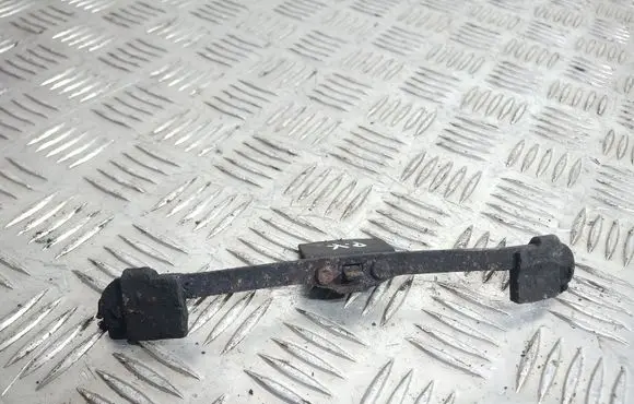 Volvo XC90 Front brake pad spring 
