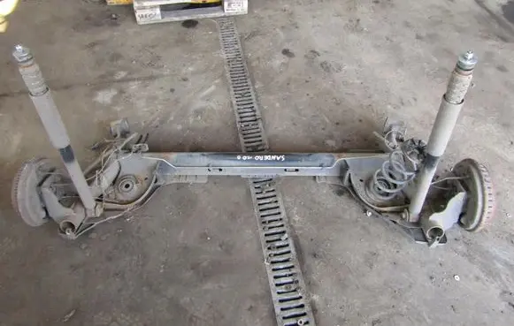 Dacia Sandero III Rear axle beam with reductor 555013360R