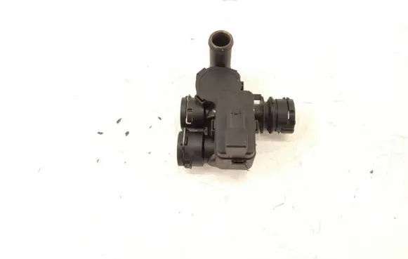 Mercedes-Benz E W211 Other engine bay part 2118320584 2118320084