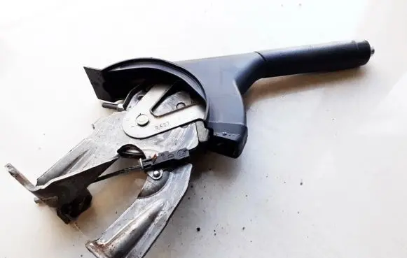 Handbrake/parking brake lever assembly