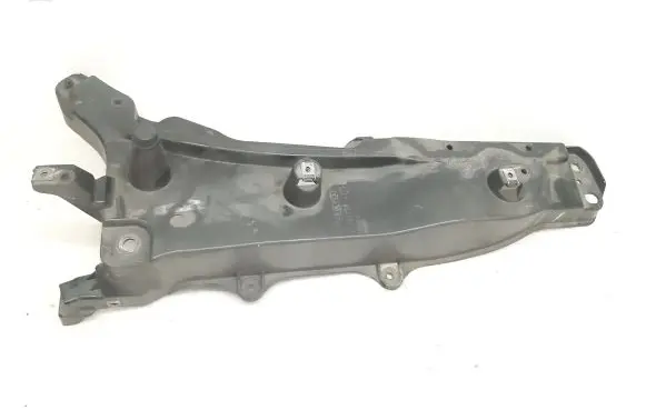 Volvo XC90 Fender mounting bracket 31391777