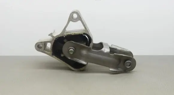 Mercedes-Benz CLA C117 X117 W117 Engine mount bracket A2462400809