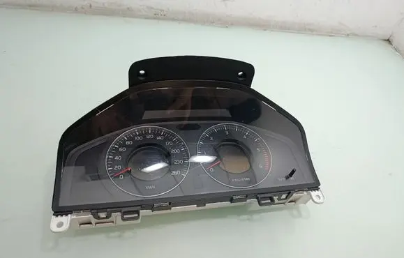 Speedometer (instrument cluster)