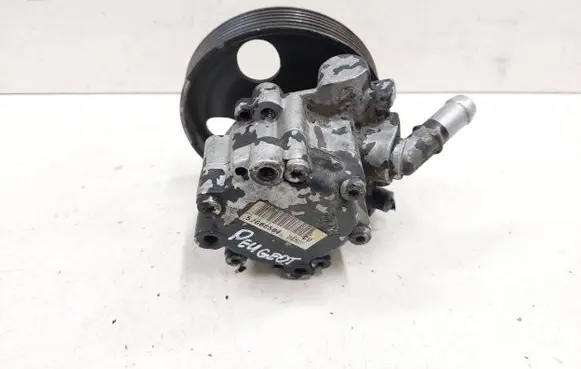 Peugeot 407 Power steering pump 9637000880