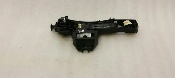 Rear door exterior handle/bracket