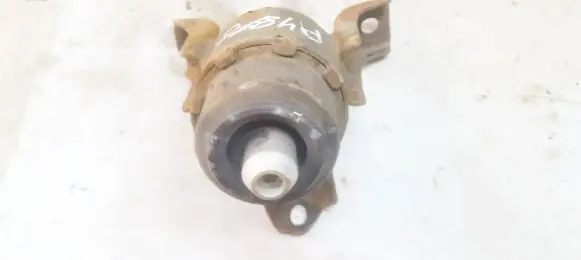 Mazda 6 Engine mount bracket