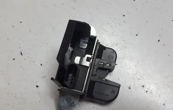 Volkswagen Golf V Tailgate/trunk/boot lock/catch/latch 