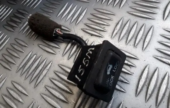 Tailgate opening switch