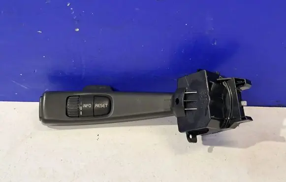 Volvo V50 Indicator stalk 8637377