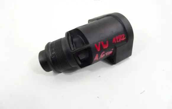 Volkswagen Golf VII Turbo air intake inlet pipe/hose 04L131111T