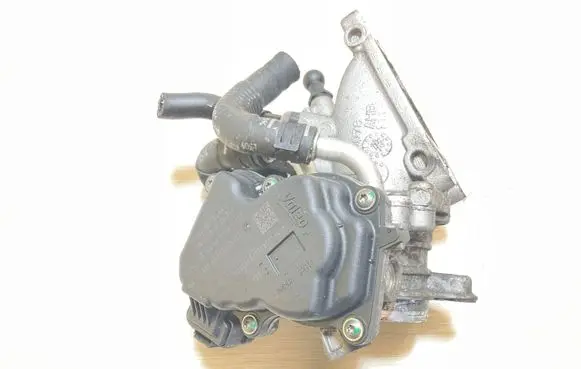 Audi Q3 8U Electric throttle body valve 04L128059AA 04L128063A