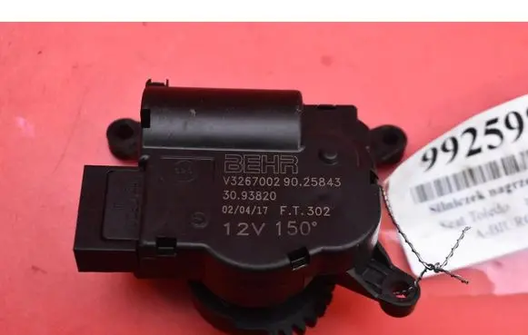 Seat Toledo I (1L) Air flap motor/actuator 30.93820