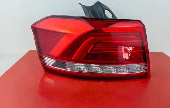 Volkswagen PASSAT B8 Rear/tail lights 3G9945095D