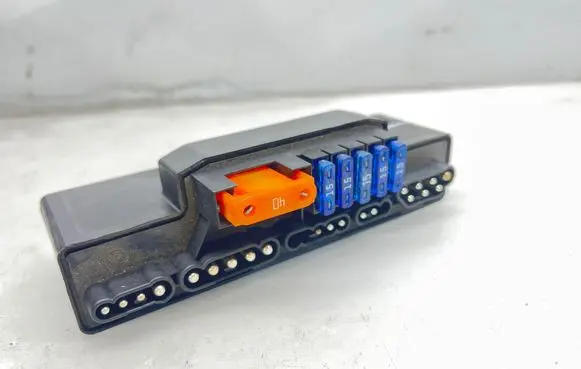 Mercedes-Benz SLK R170 Fuse module A1705450305