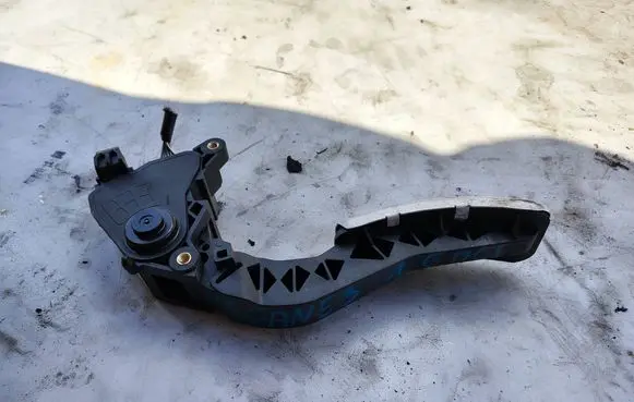 Renault Megane III Accelerator throttle pedal 180020038R