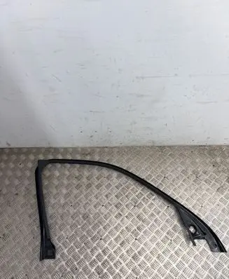 BMW X5M F85 Front door glass trim molding 7299534 7327904